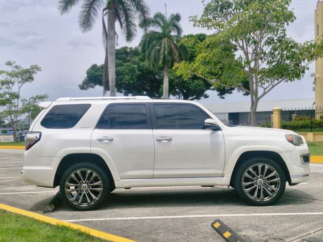 Toyota 4Runner Limited 2018 Full xtra