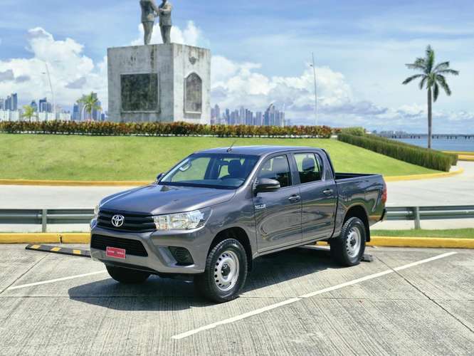 Toyota Hilux 2023 Semi full Turbo diesel