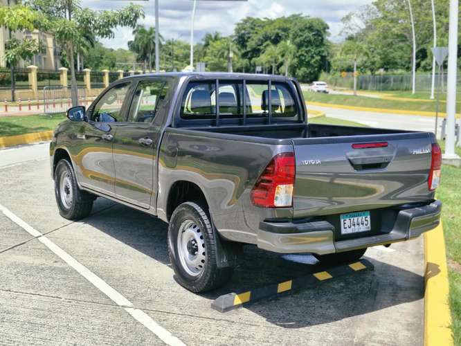 Toyota Hilux 2023 Semi full Turbo diesel