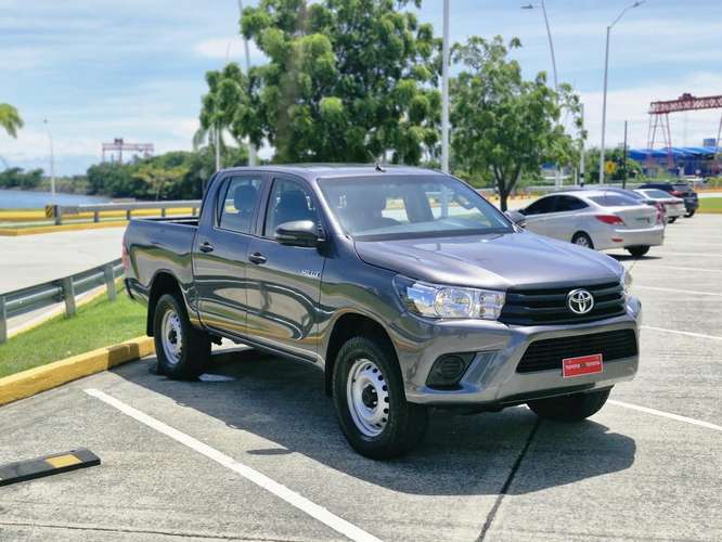 Toyota Hilux 2023 Semi full Turbo diesel