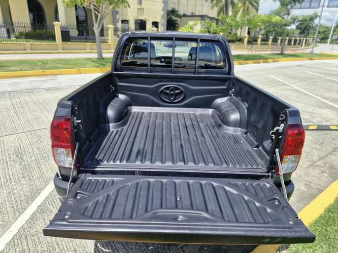 Toyota Hilux 2023 Semi full Turbo diesel
