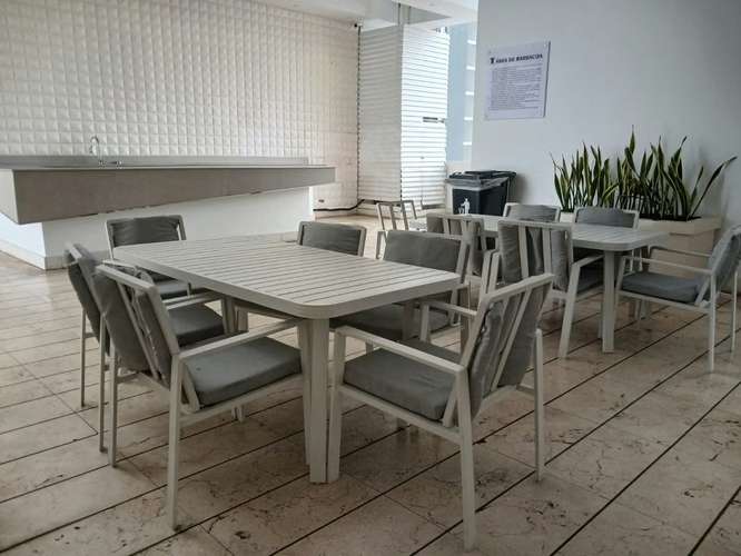 Apartamento amoblado de 3 recámaras con vista al mar, 2 estacionamientos y amenidades de lujo en Ciudad de Panamá VL