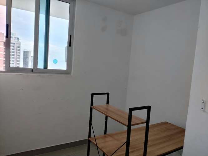 Apartamento amoblado de 3 recámaras con vista al mar, 2 estacionamientos y amenidades de lujo en Ciudad de Panamá VL