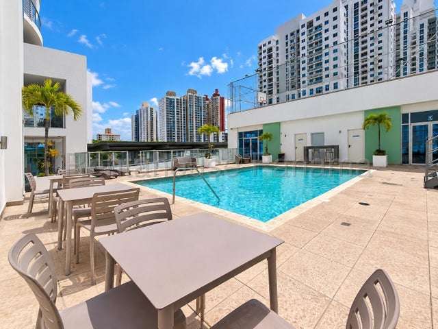 Se alquila apartamento en Pueblo Nuevo GCEA27-3290