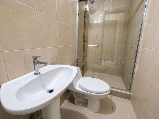 Se alquila apartamento en Pueblo Nuevo GCEA27-3290