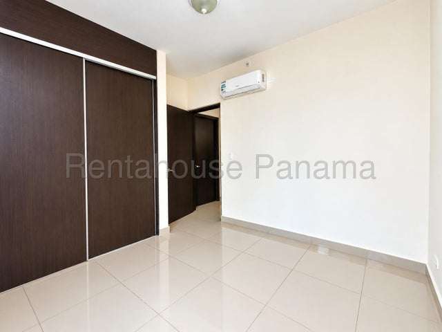 Se alquila apartamento en Pueblo Nuevo GCEA27-3290