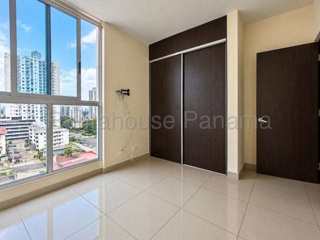 Se alquila apartamento en Pueblo Nuevo GCEA27-3290