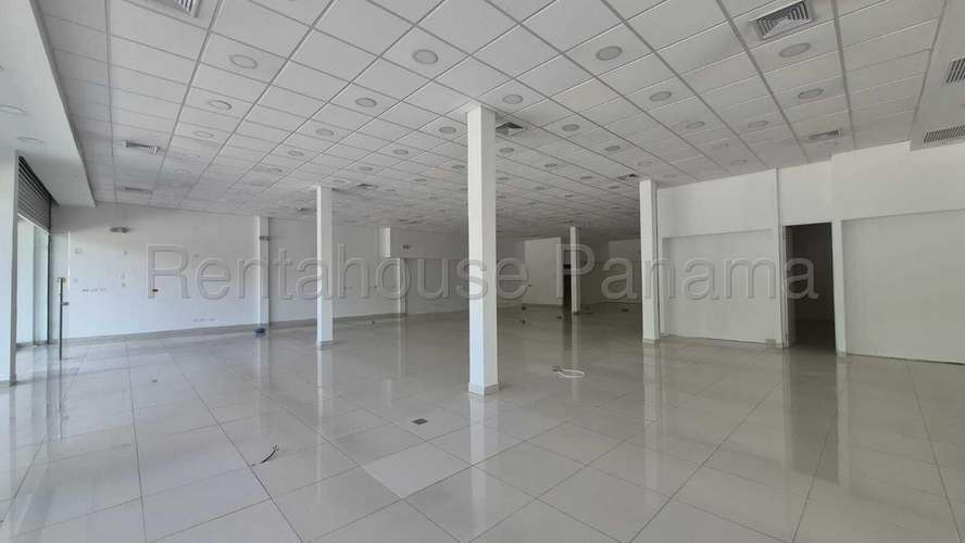 Alquiler de Local Comercial en SANTA ELENA STRIP MA, San Francisco| 112 m², 27GP422