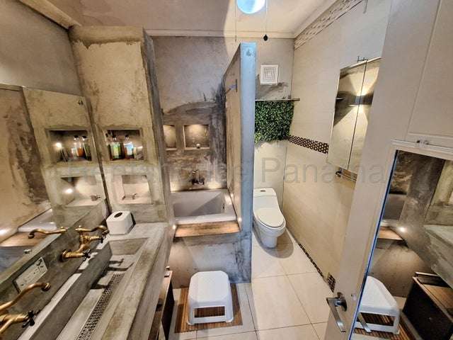 Se alquila apartamento amoblado en Av. Balboa GCEA27-3284