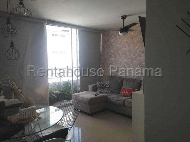 Apartamento de 2 recámaras en Carrasquilla con balcón y piscina