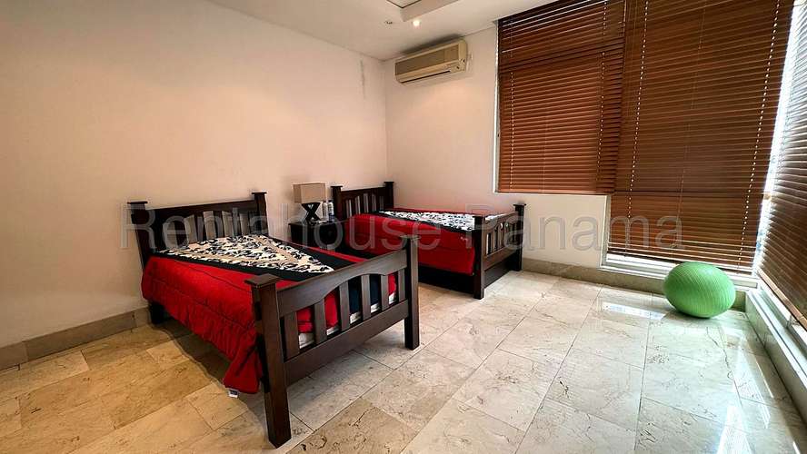 Alquiler Apartamento Amoblado 296 m2 Vista al Mar 3 Recamaras con Bano Punta Pacifica - ALYC 26-5358