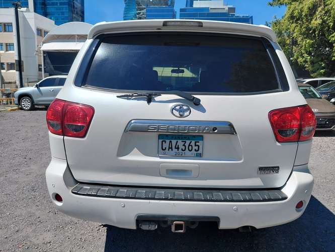 TOYOTA SEQUOI 2017 FULL EXTRA  - Imagen 4