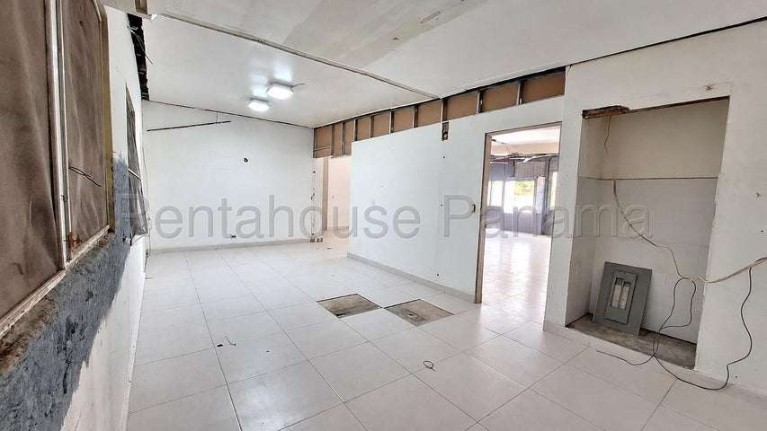 Alquiler de Local Comercial Parque Lefevre a orilla de Calle, Cerca de Av. Santa Elena 27LGG3286 - Imagen 4