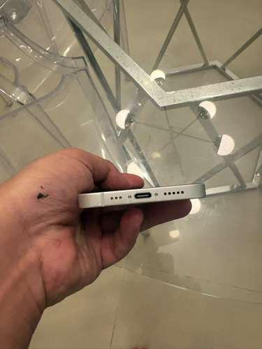 IPHONE 16e Perfecto estado