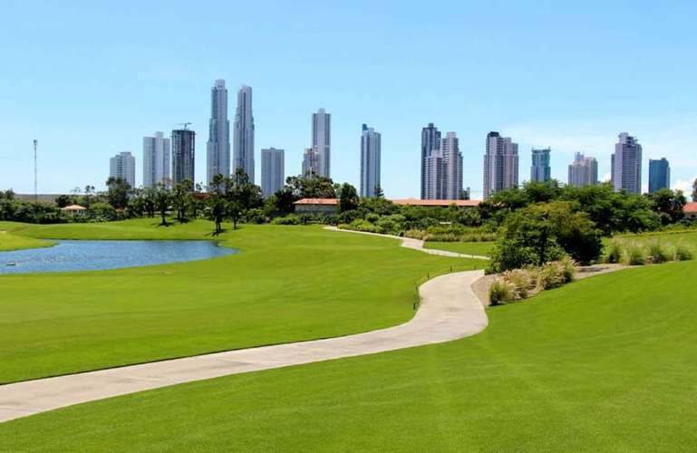 Alquier P.H. Ocean House Vista al Golf & Lago Amoblado $2,500