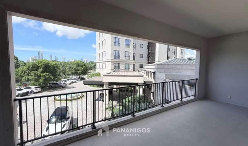 Apartamento de lujo en venta en PH Santa Maria Court