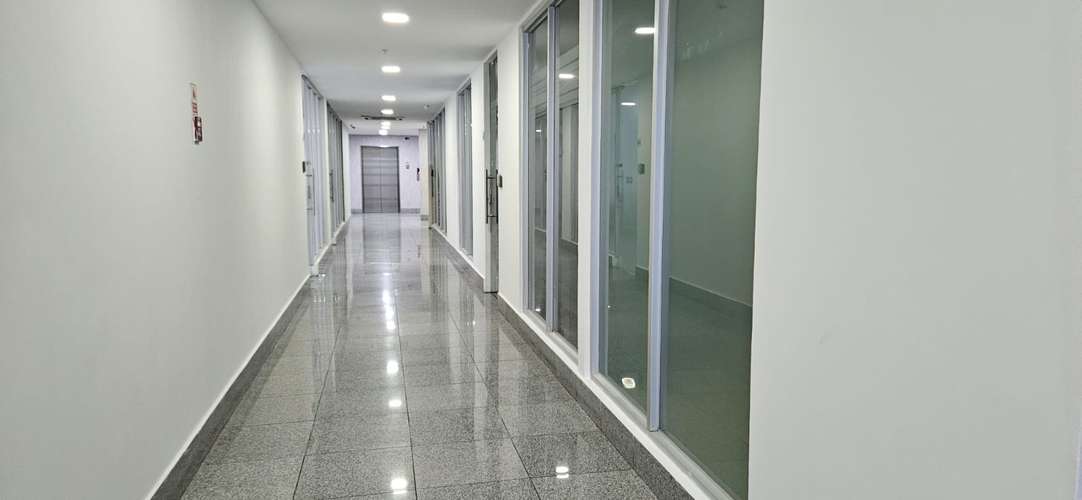 Venta ganga, local comercial u oficinas en TOP TOWER - Imagen 6