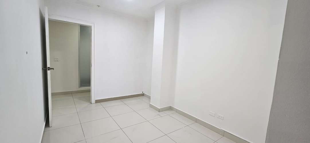Venta ganga, local comercial u oficinas en TOP TOWER - Imagen 8