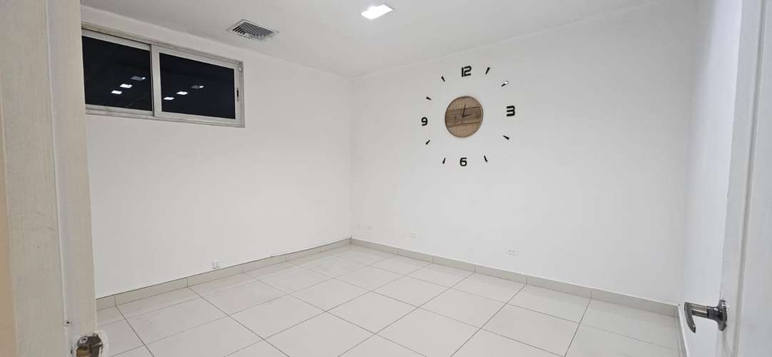 Venta ganga, local comercial u oficinas en TOP TOWER - Imagen 9