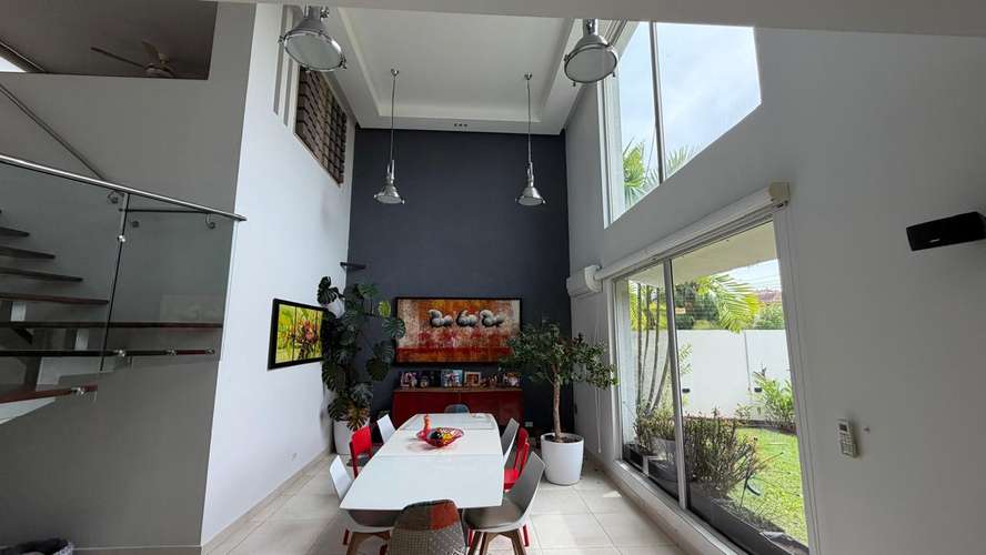 Casa de 4 recámaras en alquiler en Costa Sur, Panamá: piscina, jardín y seguridad 24 horas - Imagen 2