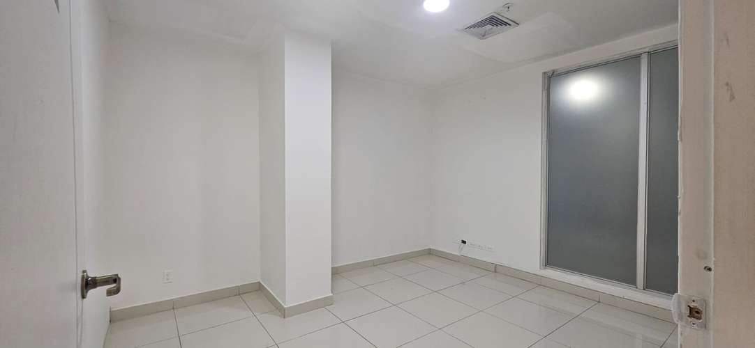 VENTA DE LOCAL U OFICINA EN TOP TOWER A PRECIO DE OPORTUNIDAD  - Imagen 10