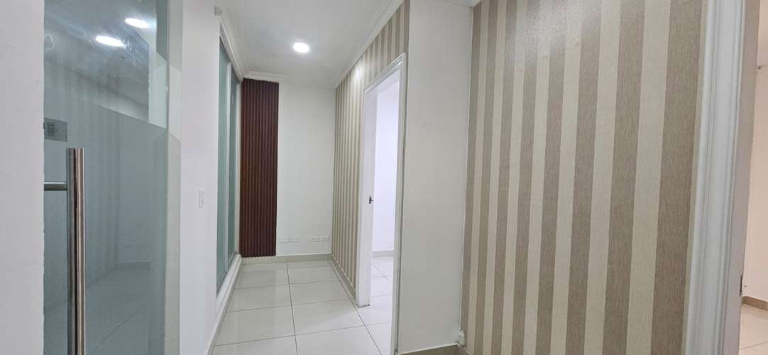VENTA DE LOCAL U OFICINA EN TOP TOWER A PRECIO DE OPORTUNIDAD  - Imagen 7