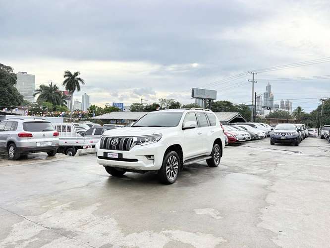 Toyota Land Cruiser Prado VX 2023