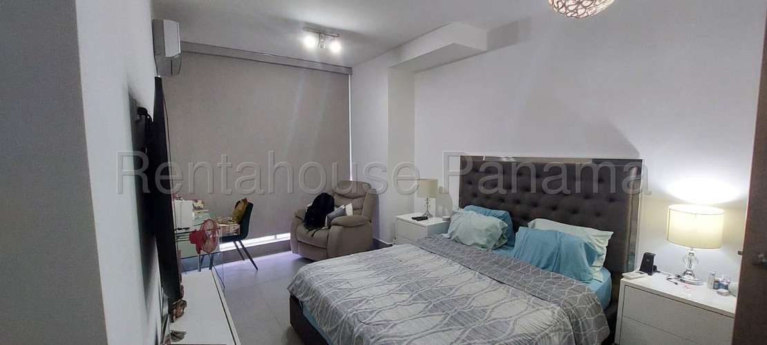 Apartamento en Alquiler en Hato Pintado SYH