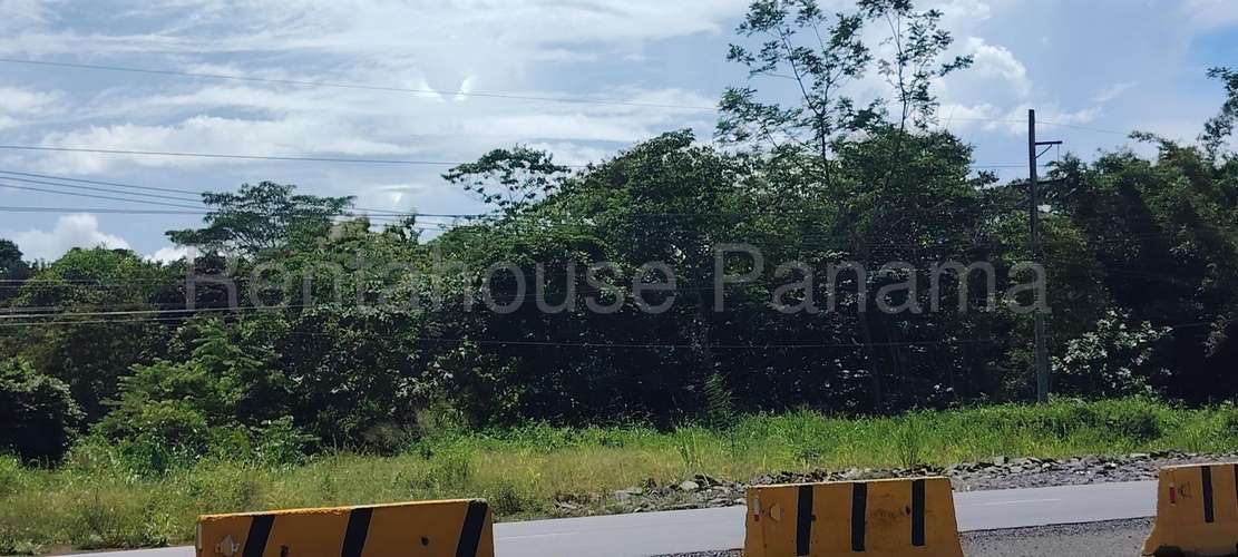 Venta de Terreno en Chorrera – Terreno via principa - Imagen 2