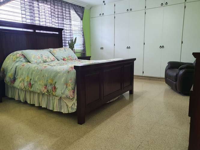 CASA DE UN NIVEL CON PISCINA, UBICADA EN EL CORAZÓN DE LA CIUDAD - Imagen 10