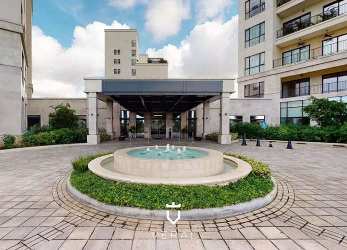 Venta de apartamento con balcón + terraza en PH Santa María Court (BO)