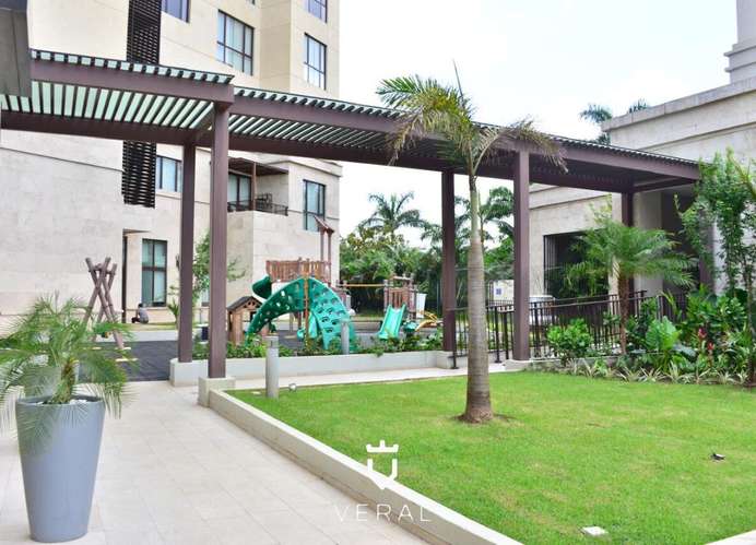 Venta de apartamento con balcón + terraza en PH Santa María Court (BO)