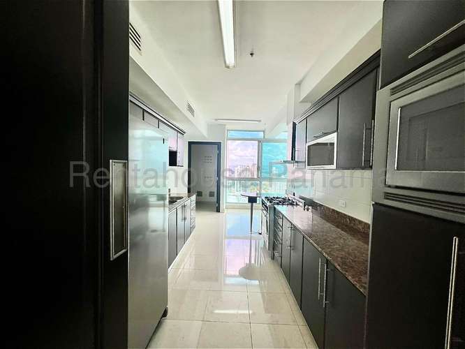 Se Vende Apartamento en Costa del Este VLU27-3092
