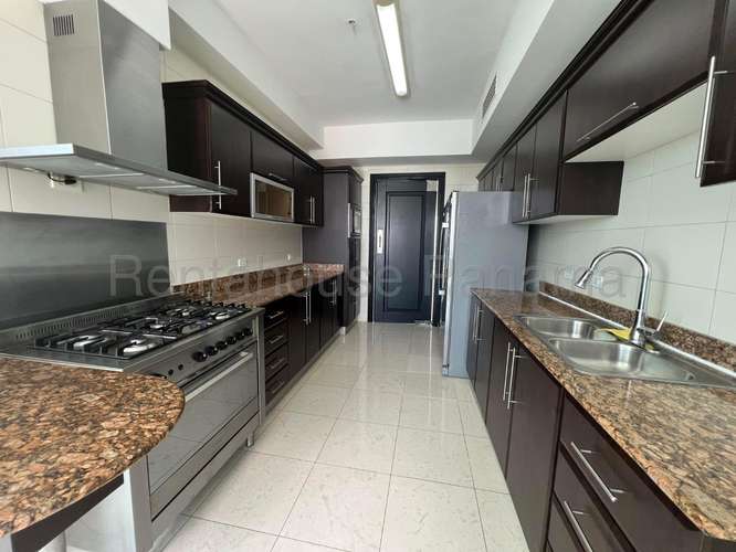 Se Vende Apartamento en Costa del Este VLU27-3092