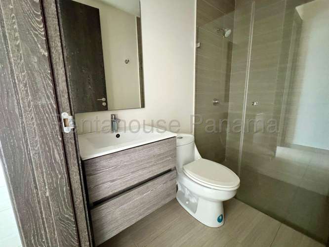 Se Vende Apartamento en Costa del Este VLU26-3931