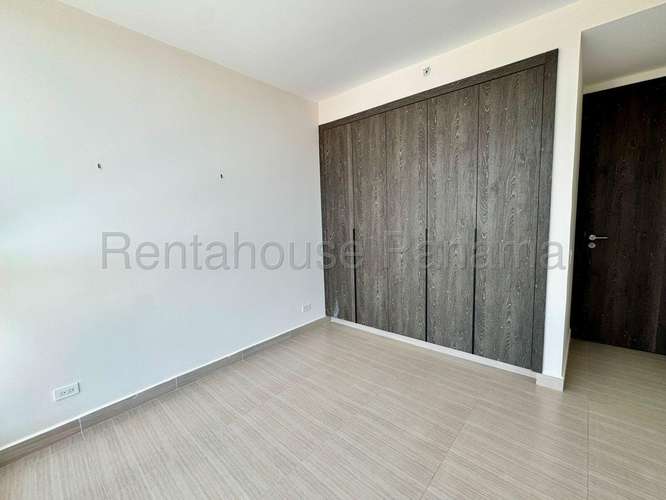 Se Vende Apartamento en Costa del Este VLU26-3931