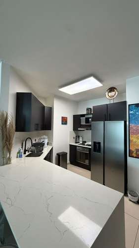 SE VENDE 2 RECAMARAS, VISTA AL MAR Y CIUDAD , PISO ALTO  