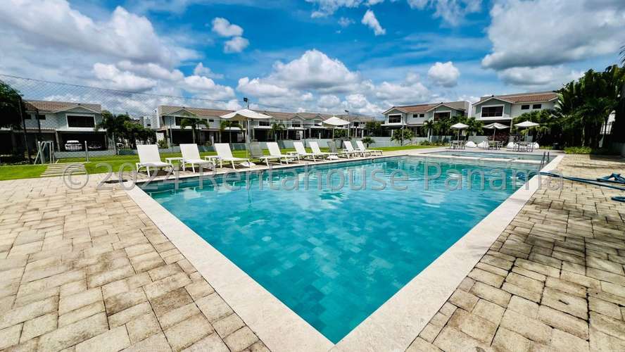 ALQUILO Casa en Ph AVENTURA en Paseo del Norte Brisas del Golf. 157M2 MAG