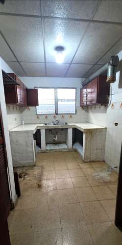 Alquio casa cercada pars remodelar SAN ANTONIO CERCA AL METRO