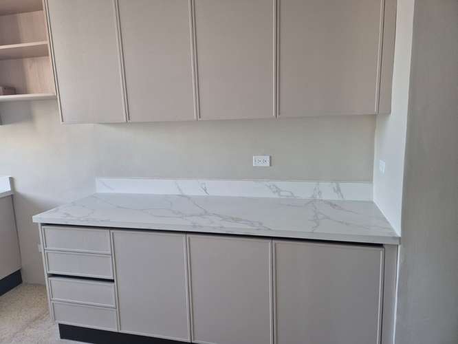 Espectacular apartamento remodelado de 3 recámaras en PH Vista Bella Plaza, piso 15, Marbella con vista al mar