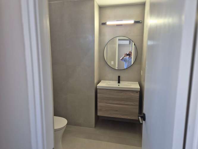 Espectacular apartamento remodelado de 3 recámaras en PH Vista Bella Plaza, piso 15, Marbella con vista al mar
