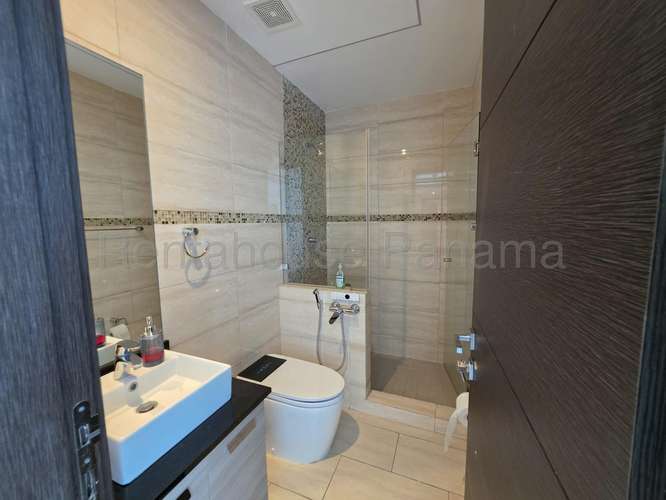 Alquiler de apartamento amobladoo en Ph Grand Towers 27MVCH3346
