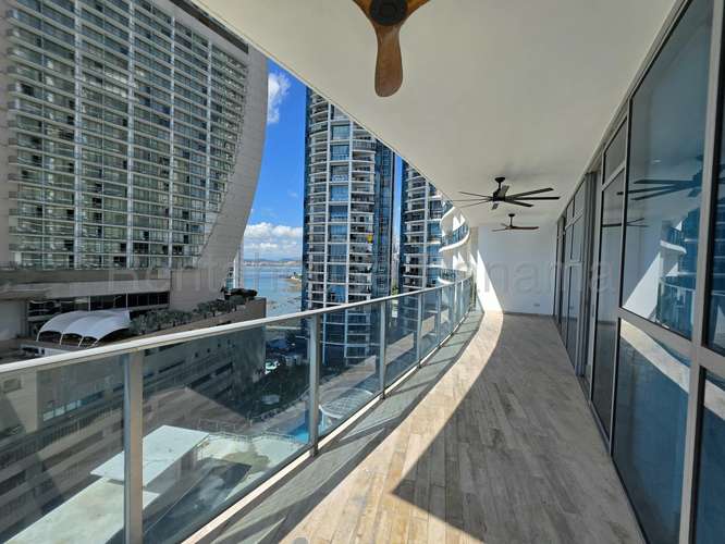 Alquiler de apartamento amobladoo en Ph Grand Towers 27MVCH3346