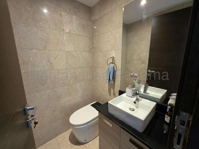 Alquiler de apartamento amobladoo en Ph Grand Towers 27MVCH3346