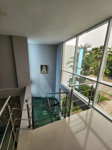Costa Esmeralda / Casa en Venta / 3 Rec c/u con Baño / Elevador / A/C Central / 2 Parking / 305 m²   - Imagen 12