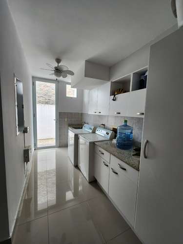 Costa Esmeralda / Casa en Venta / 3 Rec c/u con Baño / Elevador / A/C Central / 2 Parking / 305 m²   - Imagen 2