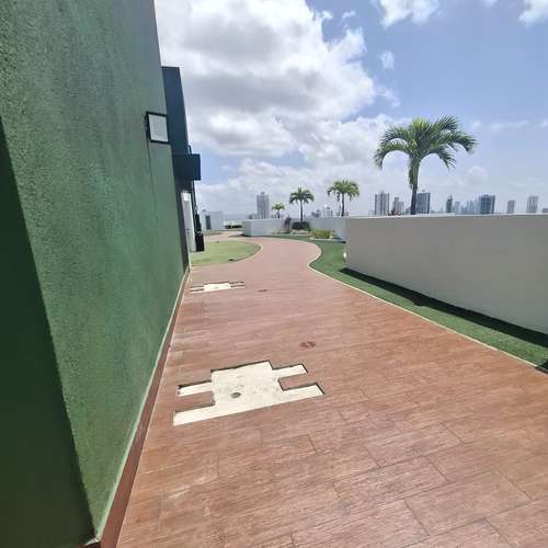 Carrasquilla / Apto en Alquiler / 2 Rec · 2 Baños / A/C en Todas las Áreas / 1 Parking / 80 m²  