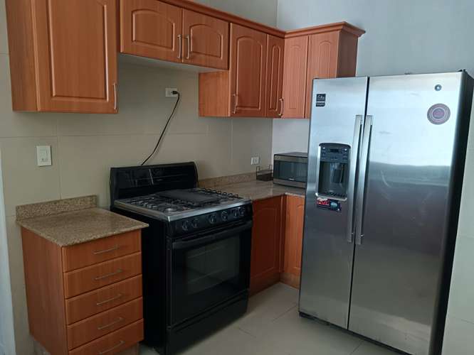 Alquilo apartamento en Punta Pacifica, 160m2, 3 recamaras, amoblado, cuarto y baño de empleada. - Imagen 11