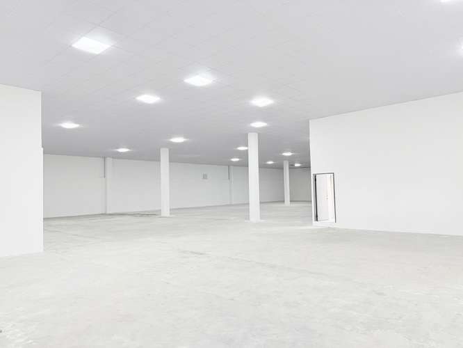 Alquiler de local comercial o bodega en Chanis – Plaza Ágora - Imagen 4