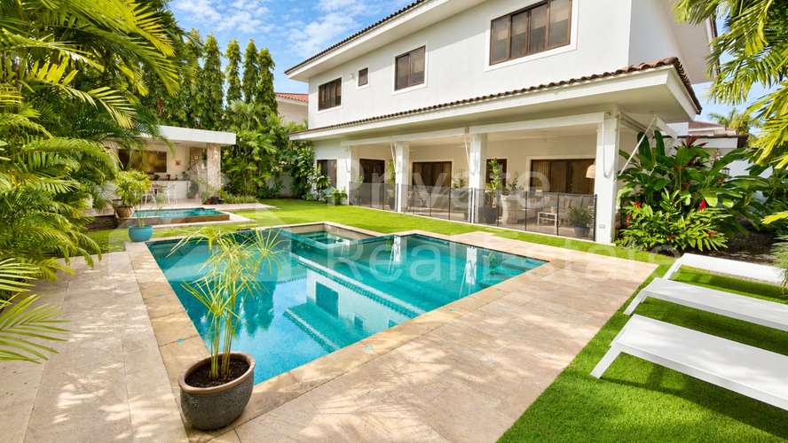Casa unifamiliar de 4 dormitorios en Costa del Este, Toscana - Imagen 13